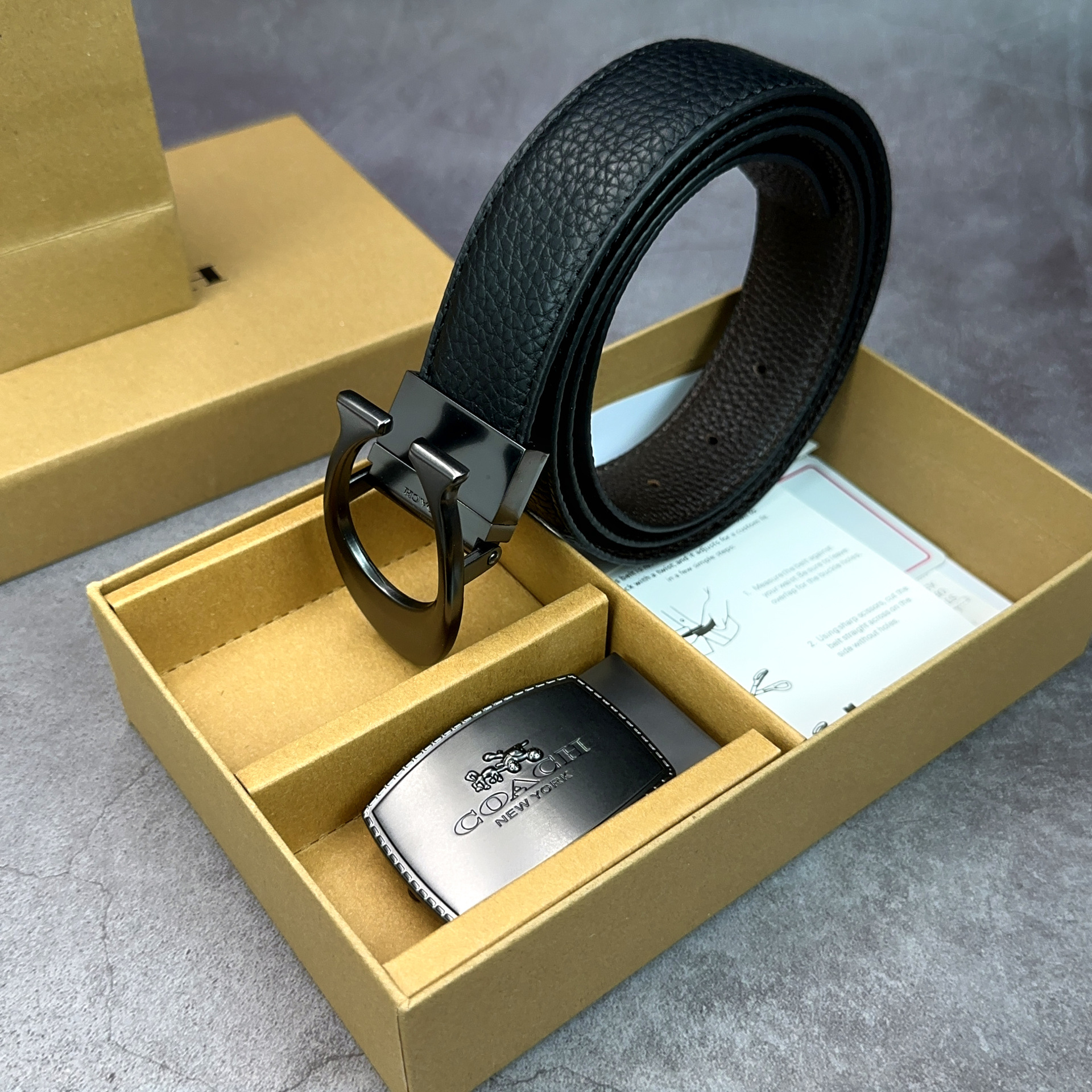 Litchi Pattern C Buckle Icon