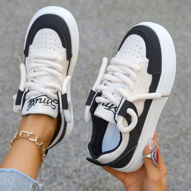 Women's Sneakers New Casual Versatile Korean Style Ins Casual Women's Shoes Personalized Shoelaces Student White Shoes Women Versatile