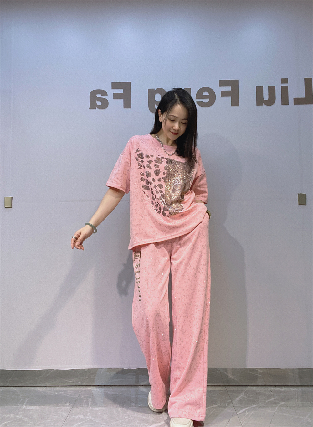 Transfronterizos europeos y estadounidenses de tamaño grande ropa de mujer de cuello redondo de diamante mangas cortas + pantalones largos dos piezas de mujeres pantalones de piernas anchas de verano conjunto casual
