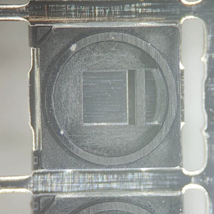 Dongguan LED кронштейн производитель 3030 небольшой квадратной чашки патч кронштейн для упаковки фонарик специально