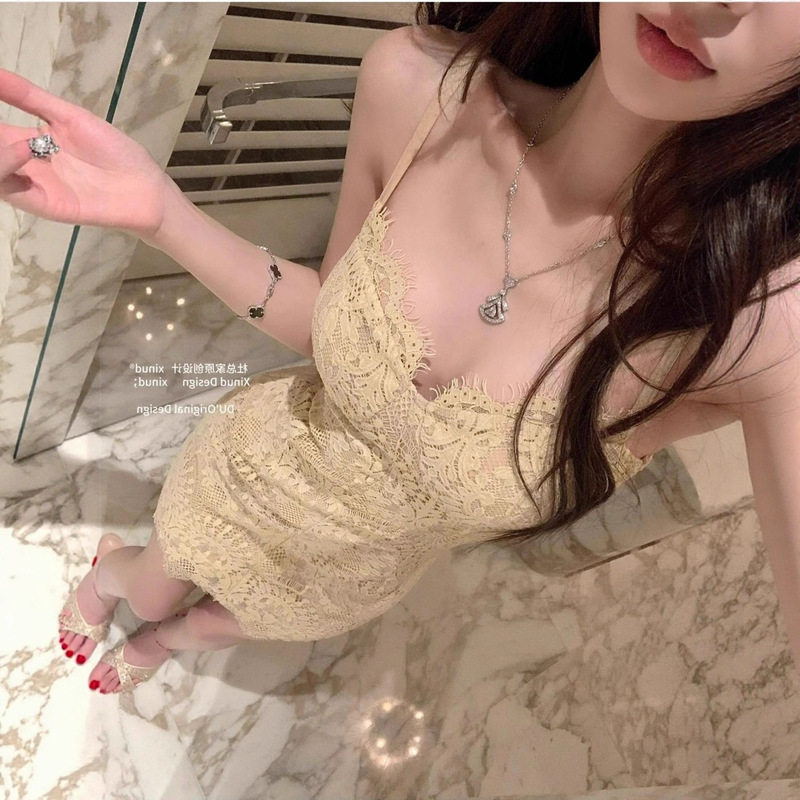 French V Neck Lace Suspender Dress for Women in Summer New Style Pure Lusty Hot Girl Figure-Showing Hip-Hugging Short Skirt