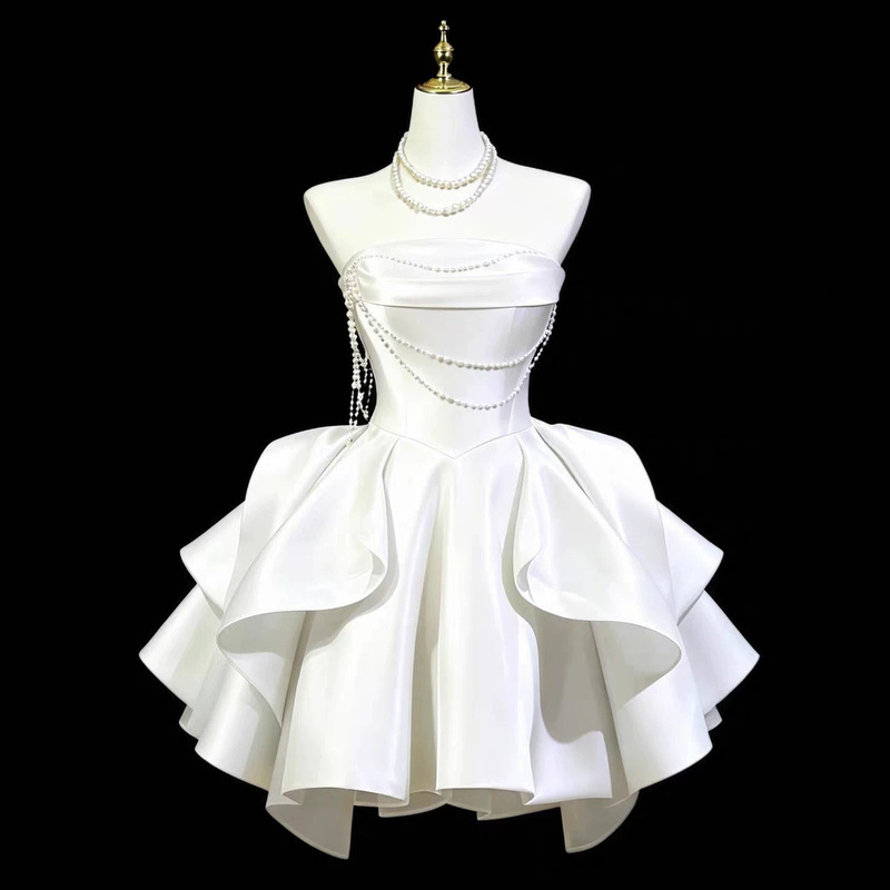 French-style satin light wedding dress, simple and short for petite brides, strapless, suitable for engagement, birthday party, and registration ceremonies, in white French-style satin light wedding dress, simple and short for petite brides, strapless, suitable for engagement, birthday party, and registration ceremonies, in white