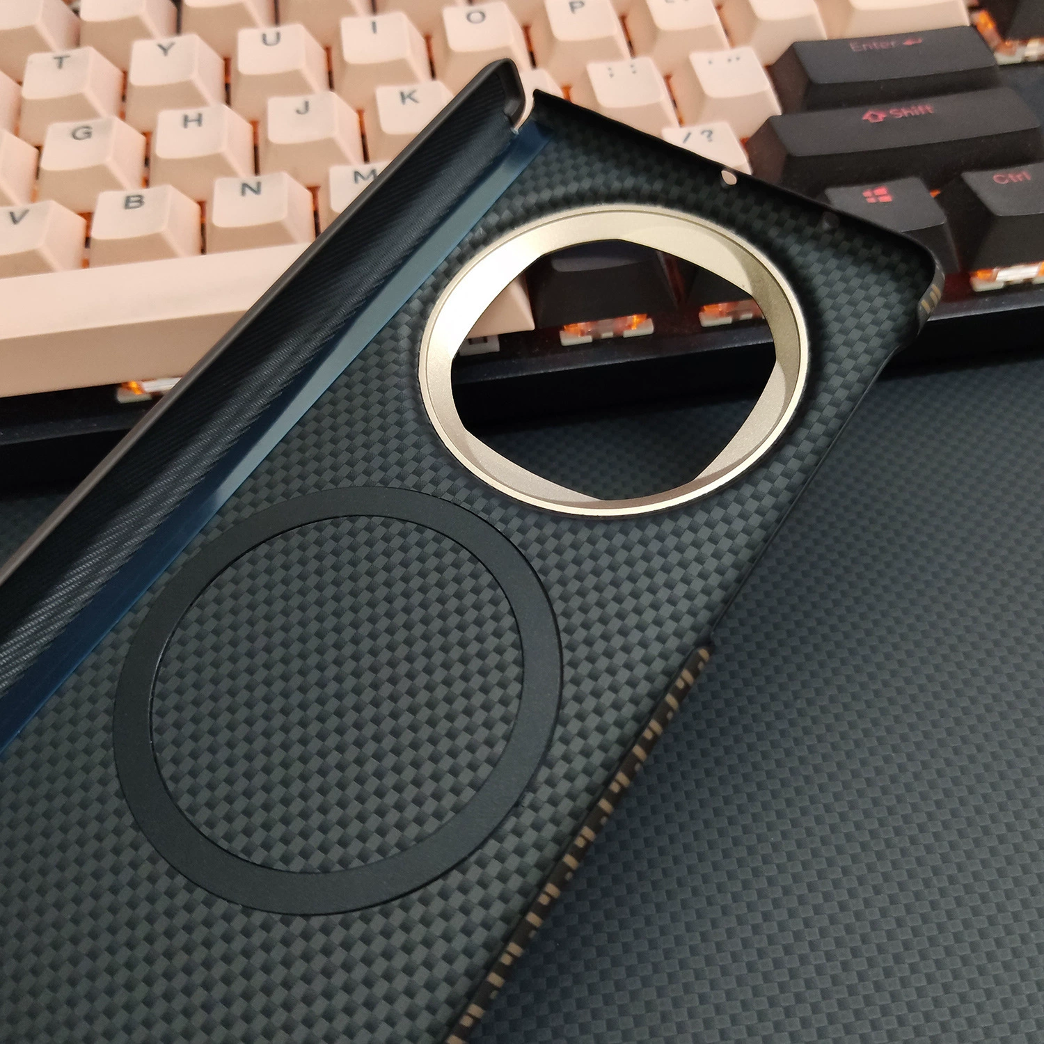 Кевларовый рисунок, подходящий для защитного чехла Huawei Mate X6 с складывающимся центроосьевым корпусом, встроенным магнитным кольцом, защитный корпус Mate80