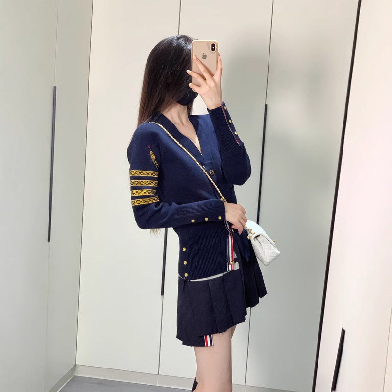 TB Spring New College Style Arm Embroidery Snake to Run V-neck Knitted Women Year of the Snake Arm Embroidered Cardigan
