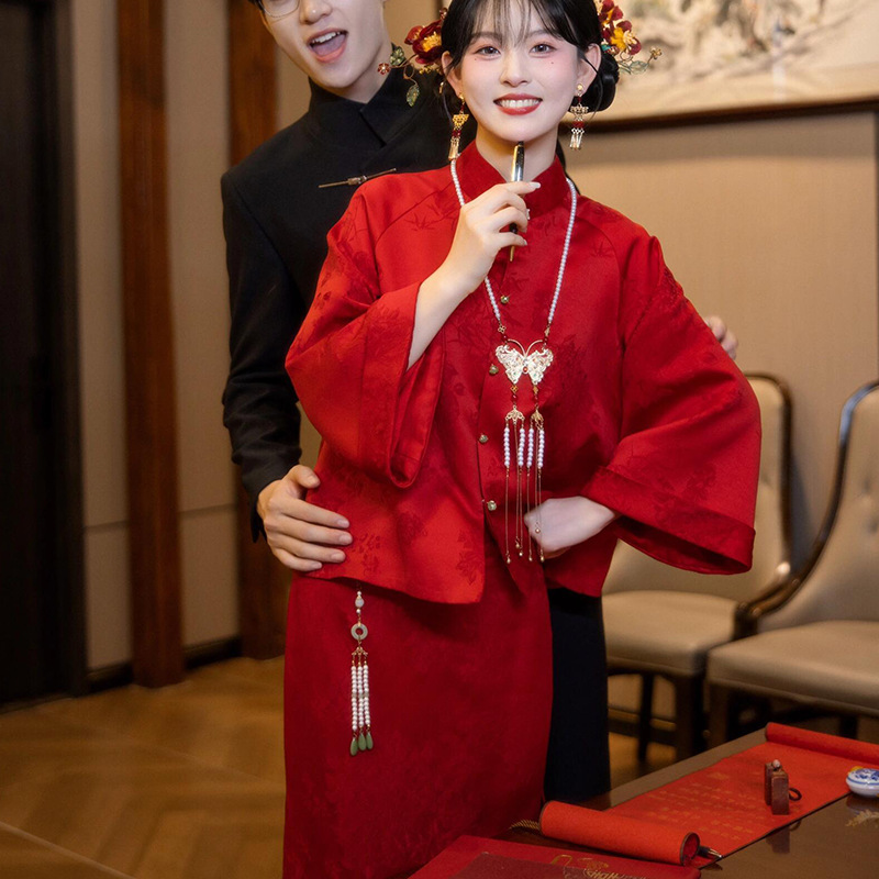 New Chinese Style Red Toast Dress for Bride, Wedding and Engagement Banquet, Light Luxury Dress for Slim Women and Small People, Can Be Worn Daily New Chinese Style Red Toast Dress for Bride, Wedding and Engagement Banquet, Light Luxury Dress for Slim Women and Small People, Can Be Worn Daily