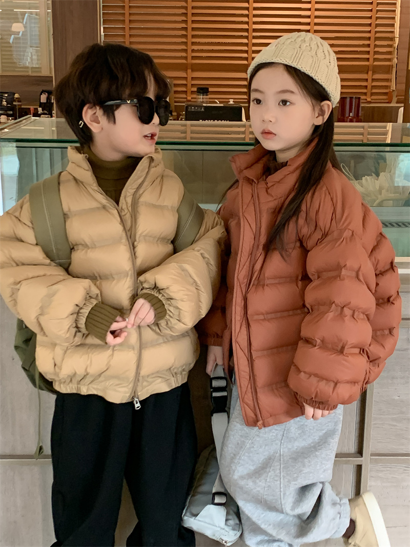 Estilo coreano abajo chaqueta para niños y niñas 2023 invierno nuevos niños estándar nacional 90 pato blanco abajo color sólido parche pan abrigo moda