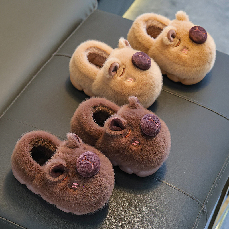 Capibara invierno zapatillas de algodón para niños, calentamiento y peluche para padres e hijos en casa, bolsas de tacones de algodón para niños mayores