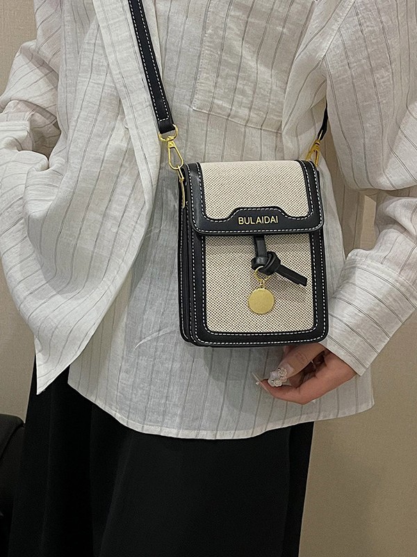 Color de contraste teléfono móvil pequeño bolso cuadrado femenino 2025 nuevo estilo de alta calidad salvaje moda rojo de Internet moda bolso de mensajero de un solo hombro