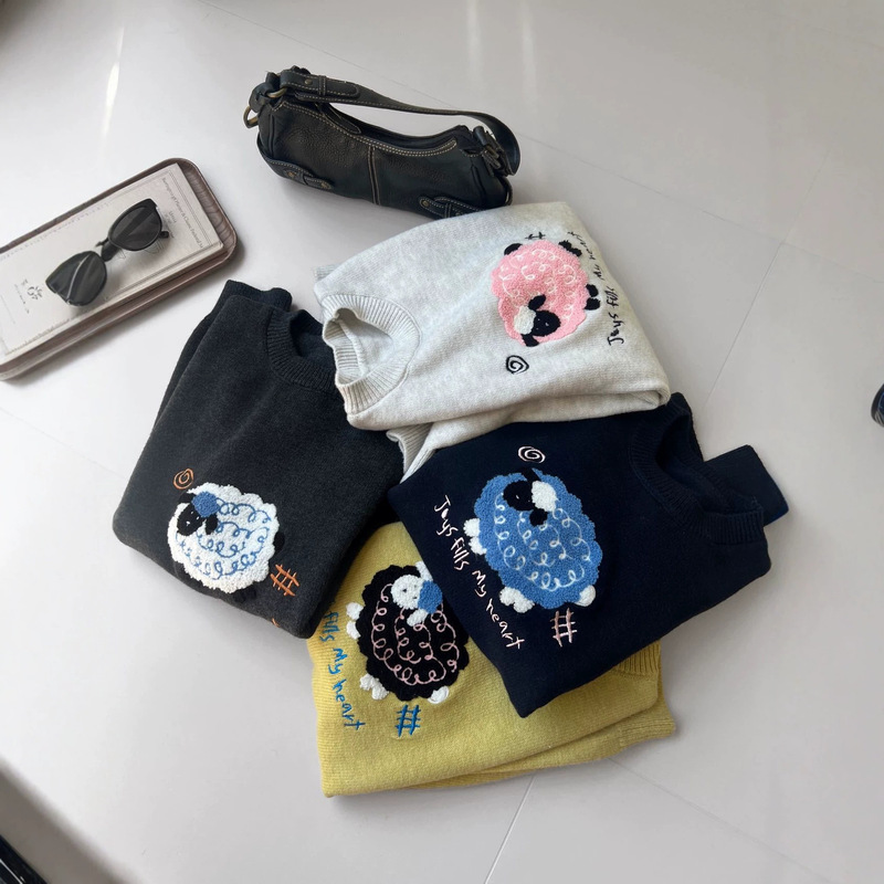Korean-style youthful cartoon three-dimensional towel embroidery lamb pullover sweater for women, loose and soft, casual top for autumn and winter Korean-style youthful cartoon three-dimensional towel embroidery lamb pullover sweater for women, loose and soft, casual top for autumn and winter