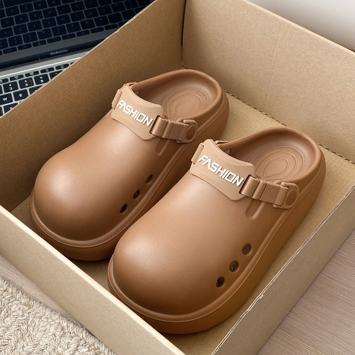 Women's Summer Outdoor Clogs With A Stepping-On-Feces Feel, Non-Slip, Odor-Resistant, Top Quality Thick-Soled, Closed-Toe Beach_voghion.com