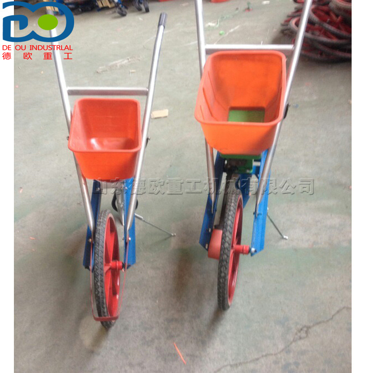 绿豆手推点播机 手推玉米自动播种覆土机 各种农作物施肥播种机