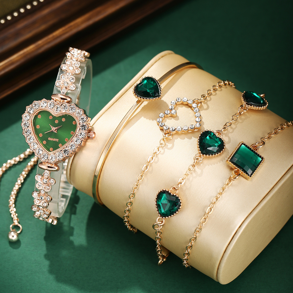 4¼þÌװ®ÐÄÊÖÁ´Ì×װ£¨ÂÌɫ£© (1).JPG