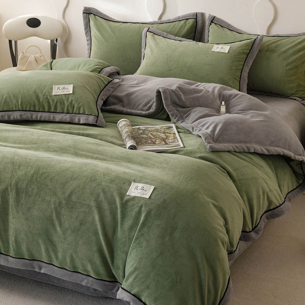 Nueva funda de edredón de terciopelo de leche de una sola pieza cubierta de edredón de terciopelo de coral de doble cara de invierno sábana de tres piezas de cuatro piezas 150x200x230