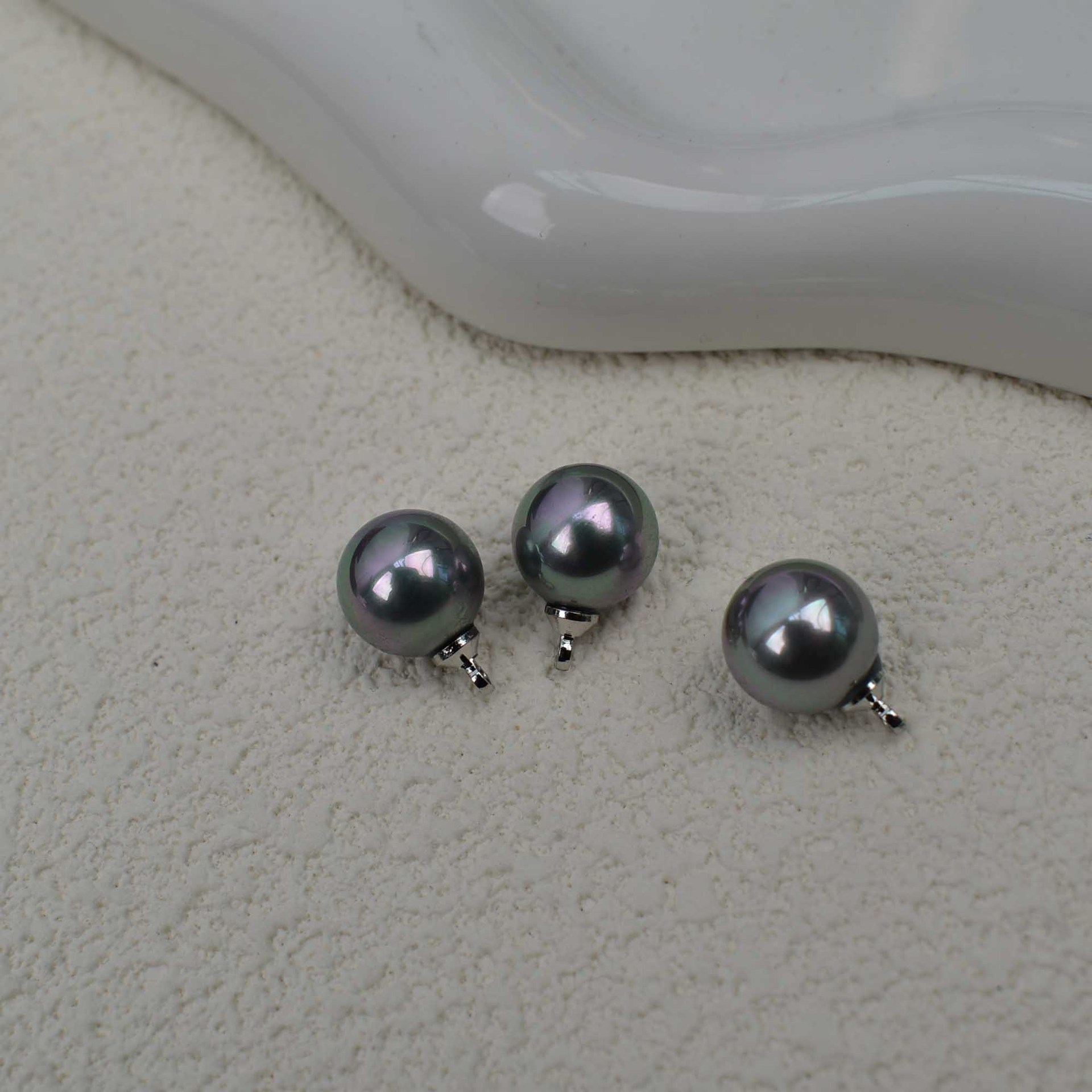 Platinum gray