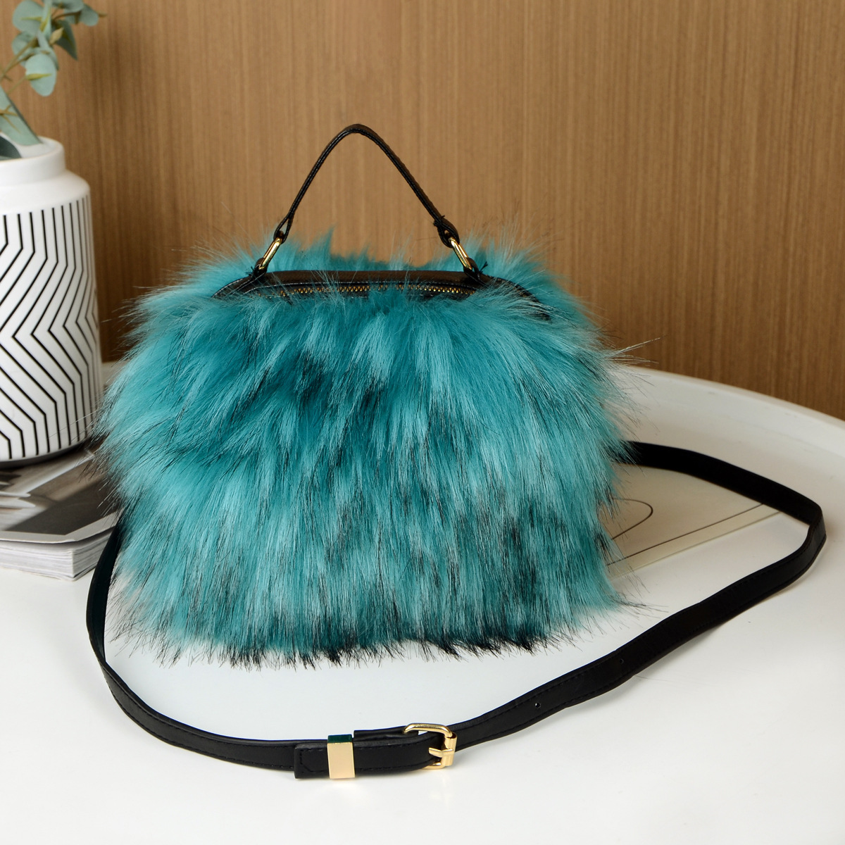 Nuova borsa a tracolla in pelliccia di procione da donna, a forma di cuscino, stile dolce e fresco y2k_voghion.com