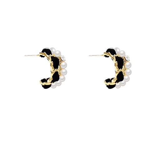 S925 silver needle light luxury niche pearl earrings women ins trendy black leather C-shaped earrings internet celebrity earrings wholesale