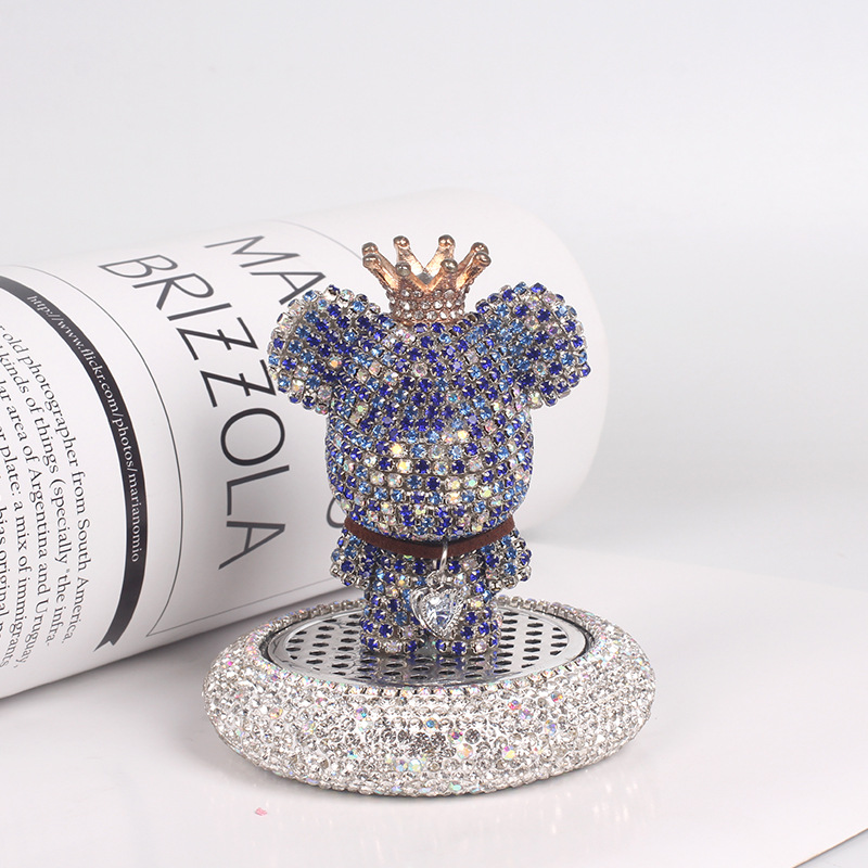 Accesorios para automóviles Adornos de aromaterapia Oso violento Muñeca linda Perfume para automóvil Aromaterapia Dibujos animados creativos Decoración de automóvil Mujer