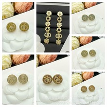 香家双C耳钉2025爆款双c高版本潮时尚设计感半圆树脂耳饰厂家批发