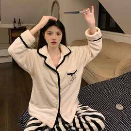跨境冬季睡衣女秋冬韩版可爱法兰绒卡通帕恰狗保暖家居服套装条纹