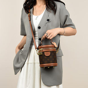 Handheld shoulder bag, one-shoulder bag