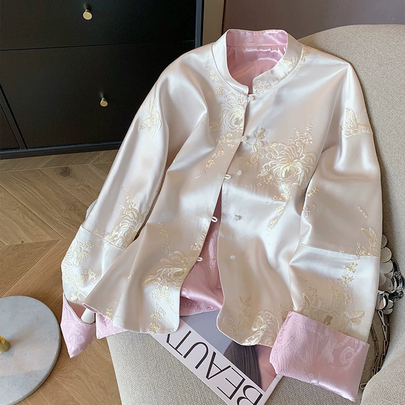 Новый китайский стиль в китайском стиле вышитый атласный воротник с вертикальным вырезом женский весенний 2025 ретро высокий темперамент дзен тонкий топ