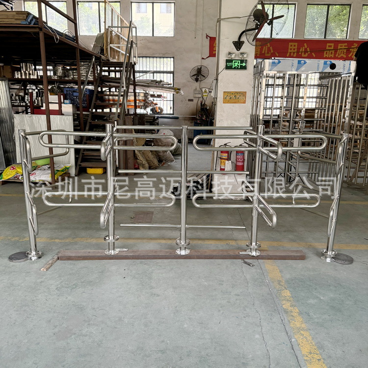 兰州超市单向入口十字转闸门车站广场景区不锈钢单限禁行器半高栅