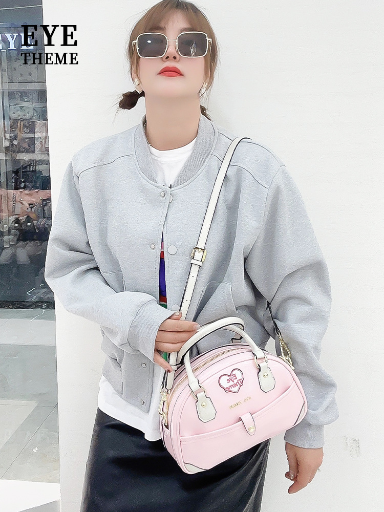 2024 verano pequeño fresco en la nueva piel esmaltada brillante PU bolsos de mujer de color casuales de color de mano con brazalete 2586 #