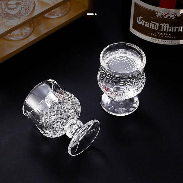 Creative golden wineglass for home use