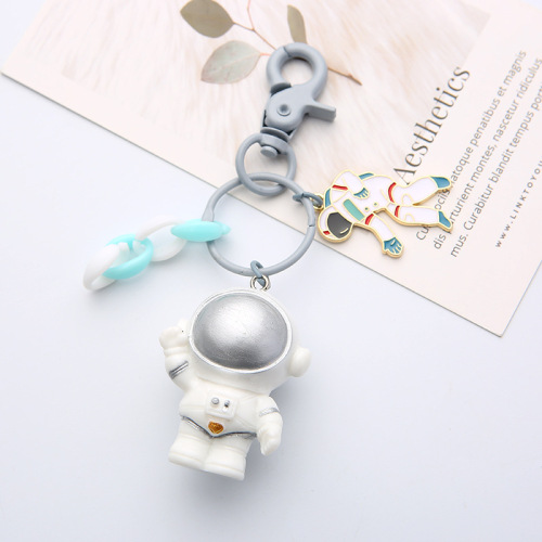 Creative cartoon astronaut astronaut keychain car keychain male and female couple student bag pendant gift