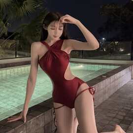 夏季新款时尚拧花肩带性感红色漏背漏腰ins风 连体度假比基尼泳衣