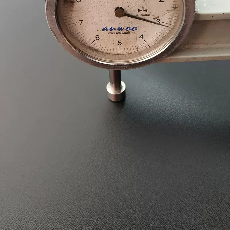 厂家供应 意大利 托斯卡纳 植鞣革 现货 黑色 三边直 牛皮料批发