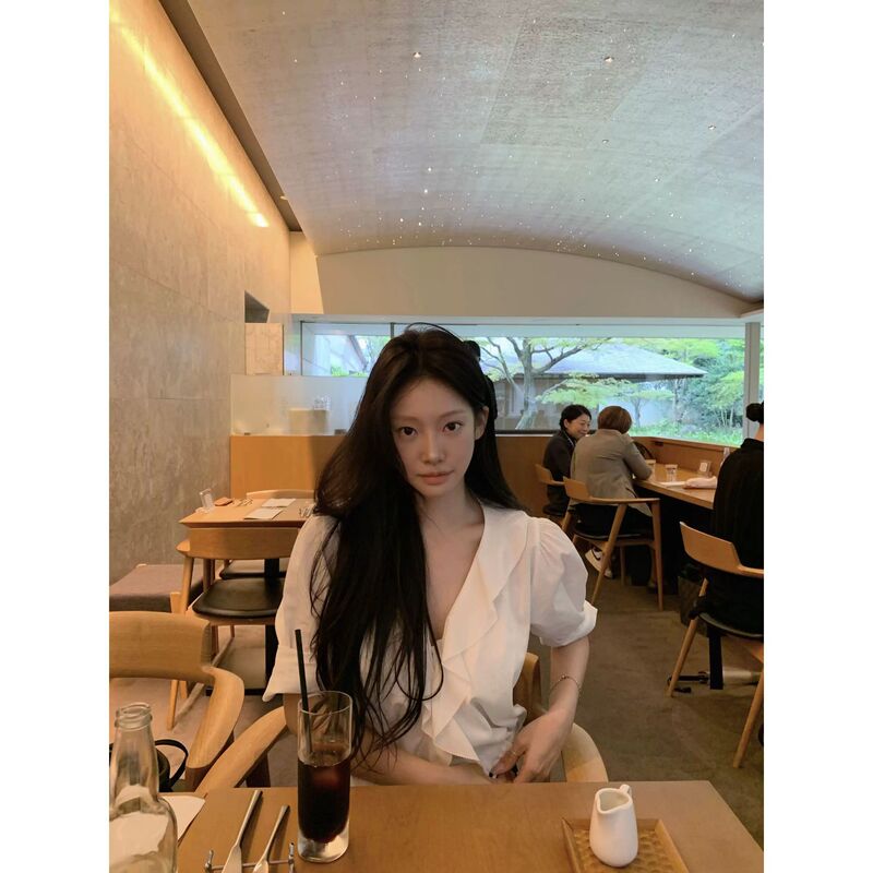 Now the New 2026 Summer Model from Korean Designer Lee: a Lotus Leaf V-Neck Tie-Up Shirt with Three-Quarter Sleeves
