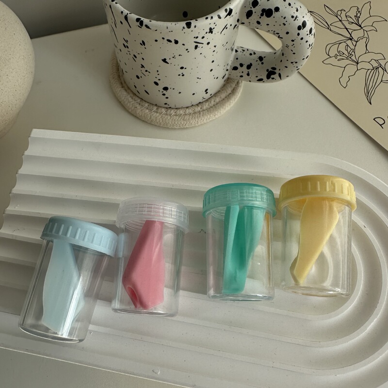 Contact Lens Extractor Soft Silicone Clip, Extractor and Wearer Dual-purpose Auxiliary Tool Suitable for All Types of Contact Lens