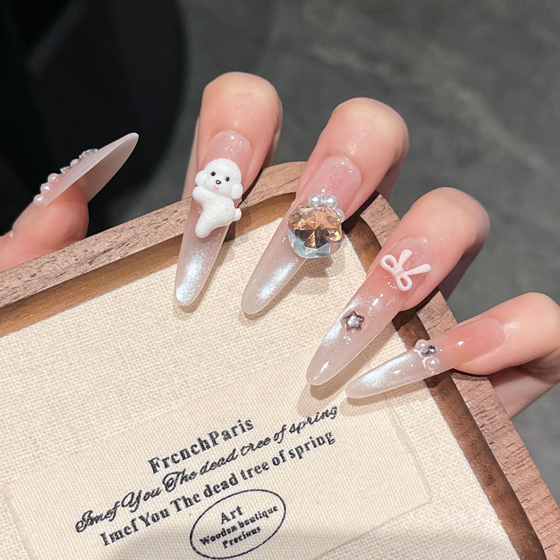 Usar uñas hechas a mano largas perros delgados ojos de gato lindos perros manicure parches de uñas fabricantes al por mayor parches de uñas