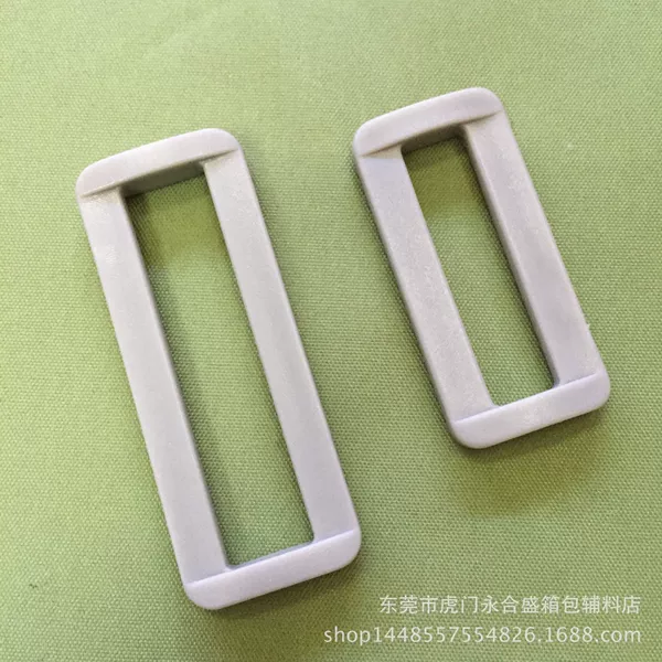 Factory Direct Sales of Clothing and Bag Accessories in Stock: Square Buckle 2.5-5cm, Plastic Gray Square Buckle, Gray Square Buckle