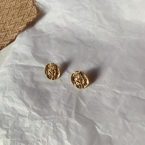Elegant brand retro matte earrings