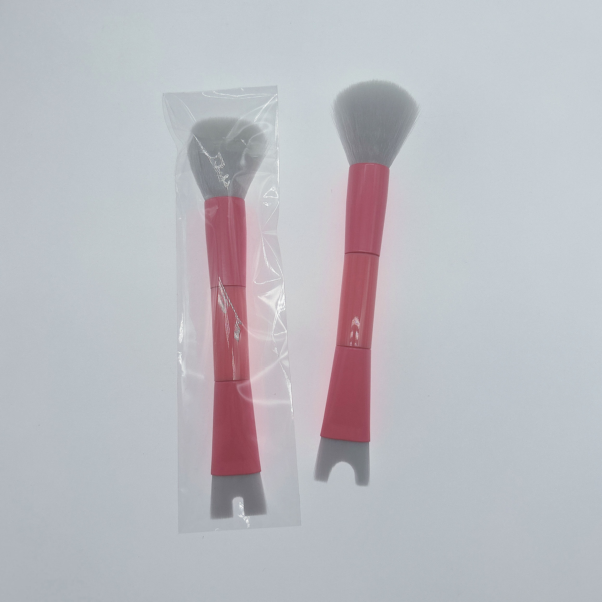 Nueva caliente de doble cabeza en forma de U nariz sombra polvo cepillo único portátil de alto brillo cepillo Fundación corrector maquillaje belleza herramientas