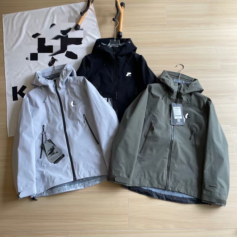 Stone's Same Style Three-Layer Laminated Waterproof and Windproof Jacket for Men and Women, Outdoor Mountaineering Hooded Jacket, One-Piece Dropshipping