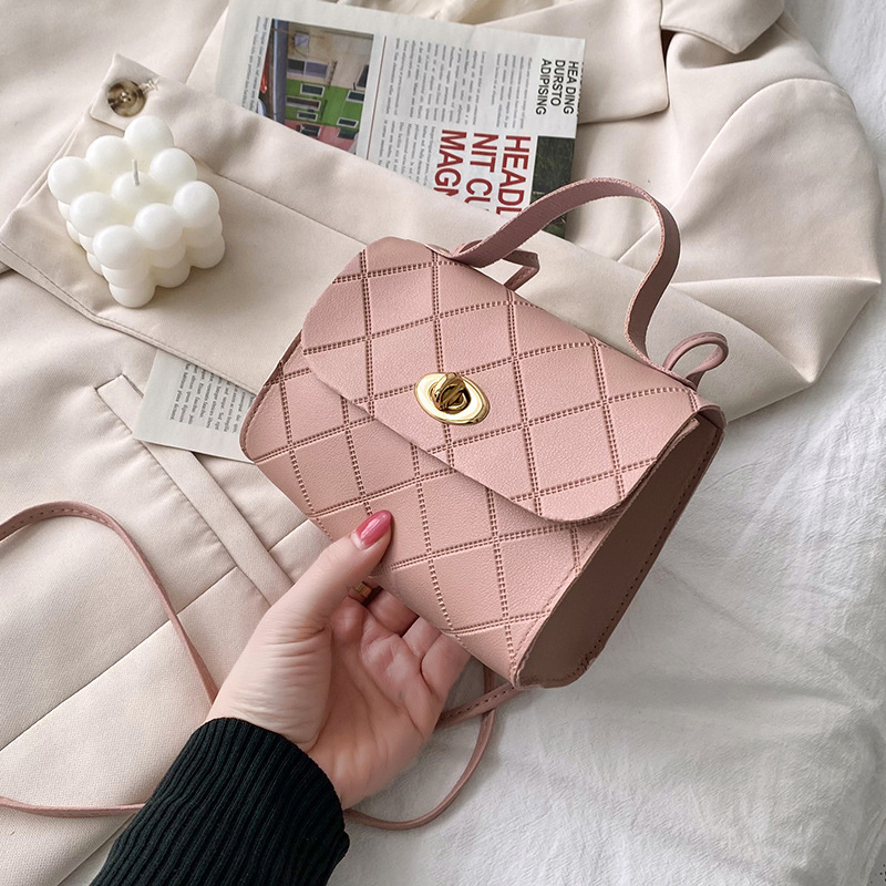 Lingge フレッシュスモールスクエアバッグレディース卸売ショルダークロスボディバッグレディースバッグラウンドロックエンボス加工外国貿易新製品春と夏の年齢軽減|undefined