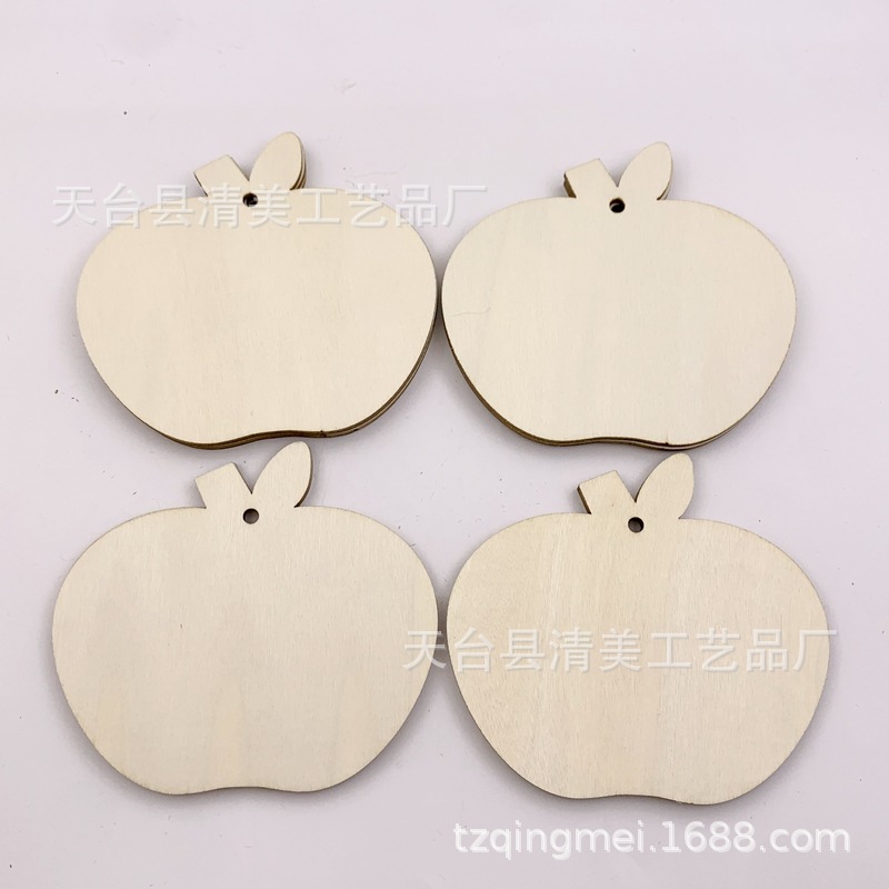 98*90mm pieza de madera de manzana colgante de madera decoración de troncos adorno de forma de manzana 20 piezas en un paquete