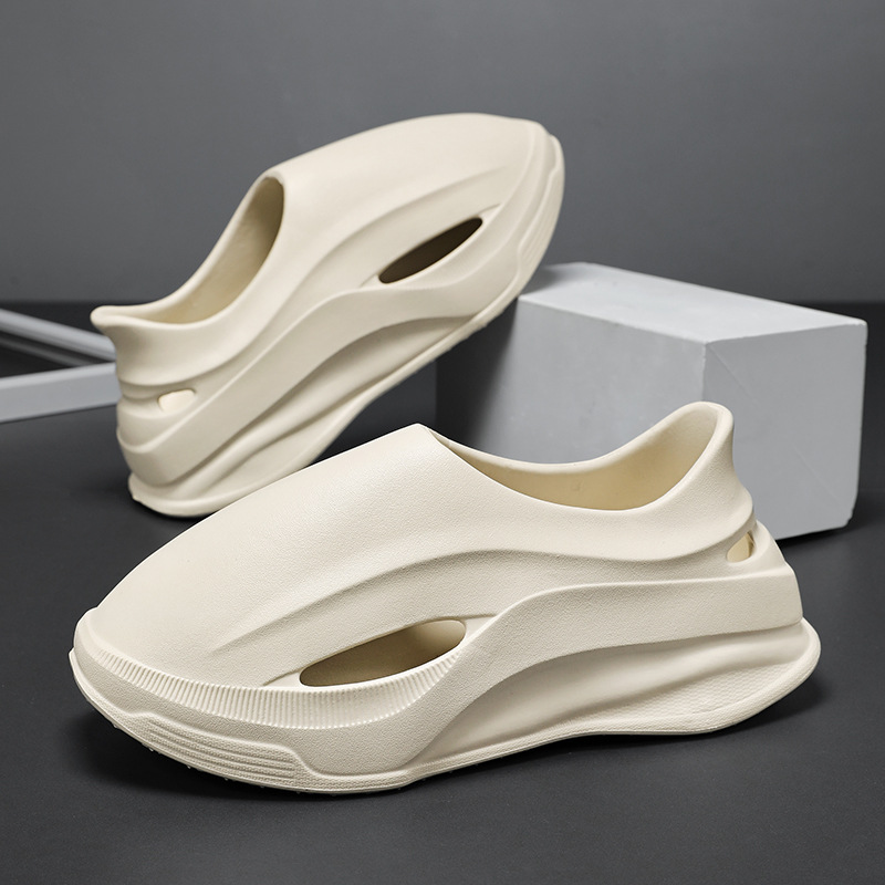 Zapatos con agujeros para hombre verano 2025 nuevo estilo de uso exterior, pisa mierda, sandalias de playa de suela blanda, sandalias de hombre de suela gruesa