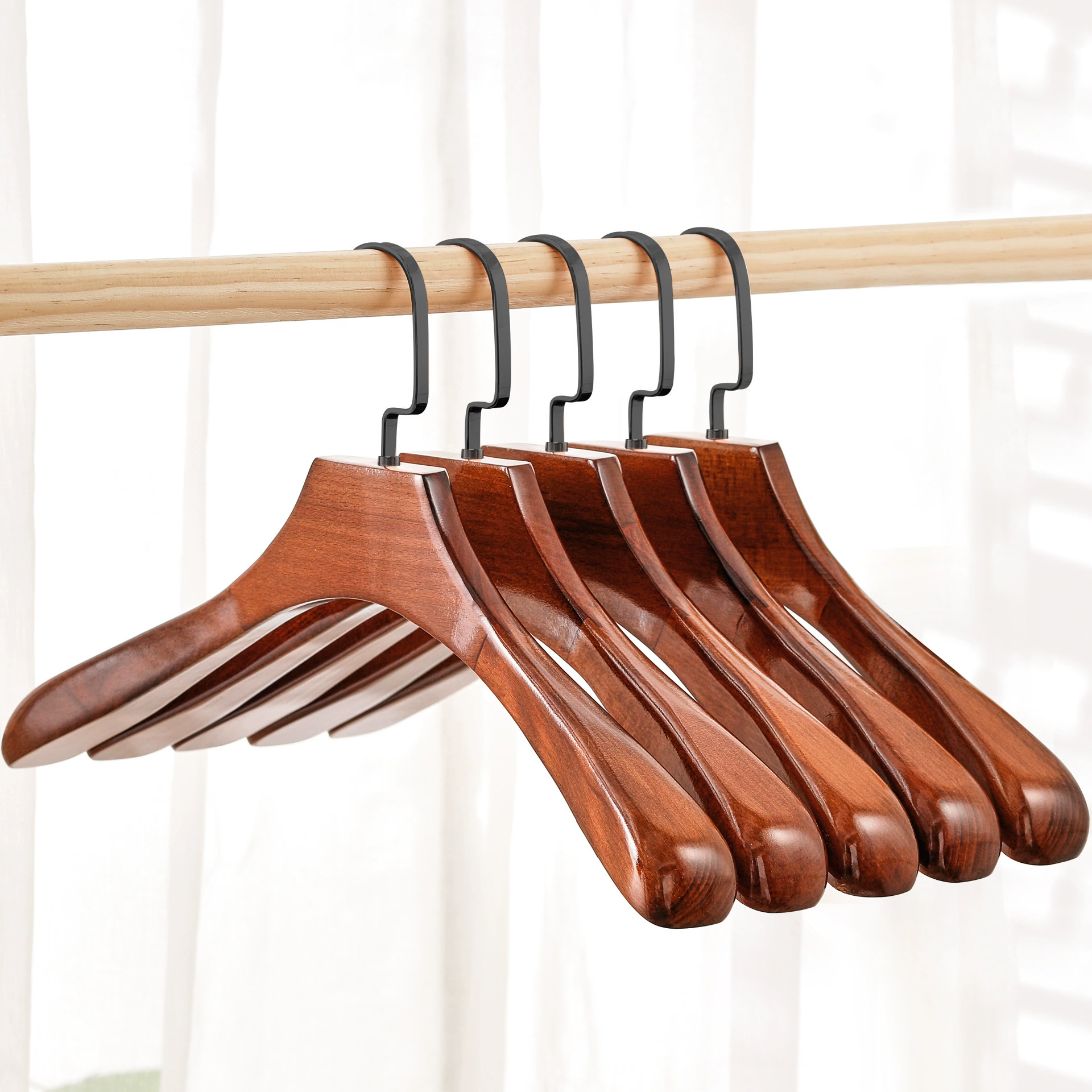 Вешалки из цельного дерева с широкими плечами, деревянные вешалки для одежды, бесшовные мужские и женские вешалки для костюмов, вешалки для одежды, оптовая продажа