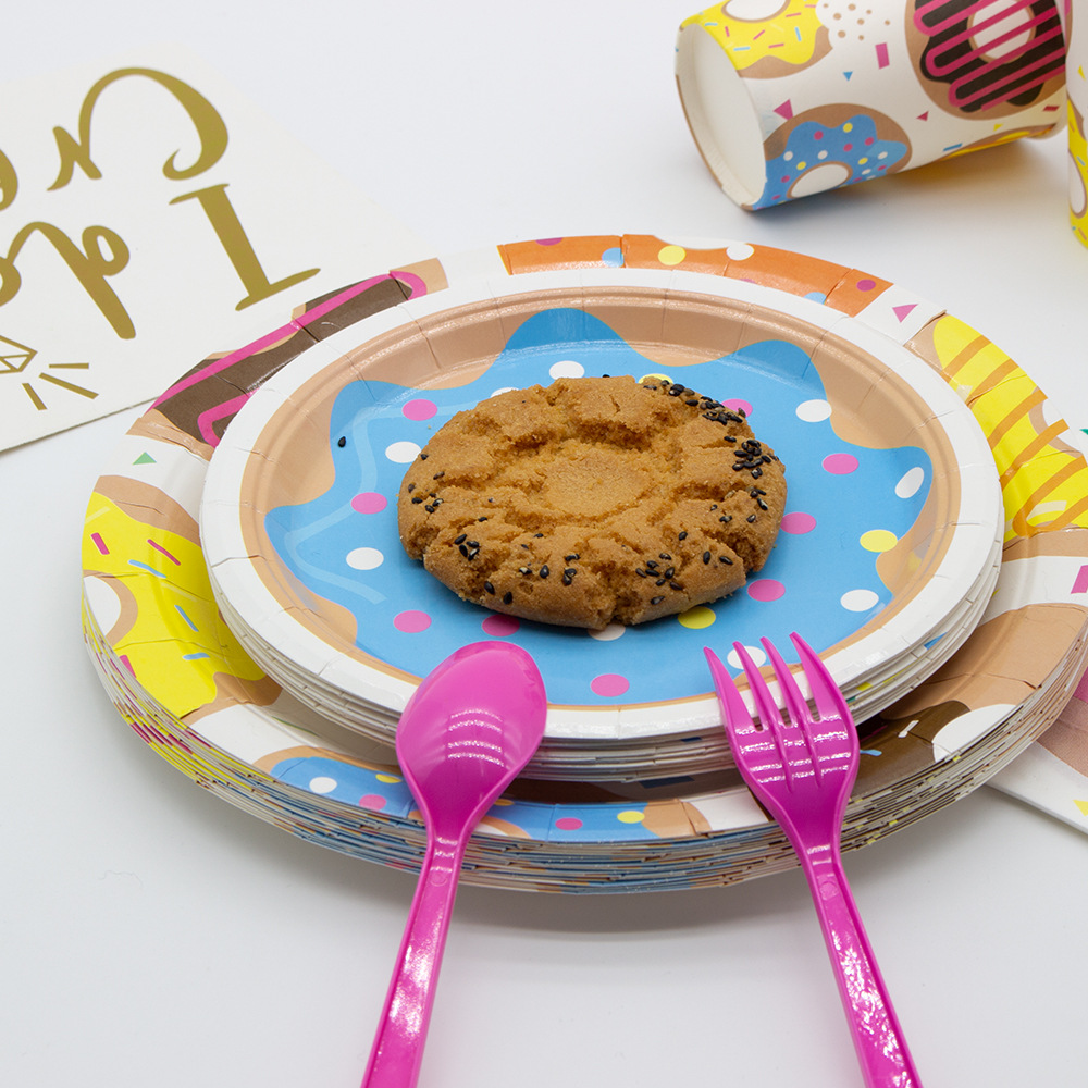 Vajilla con temática de donuts, platos de papel, mantel desechable para cumpleaños infantiles, toallas de papel, vasos de papel, guirnaldas, bolsas de papel, ecológicas