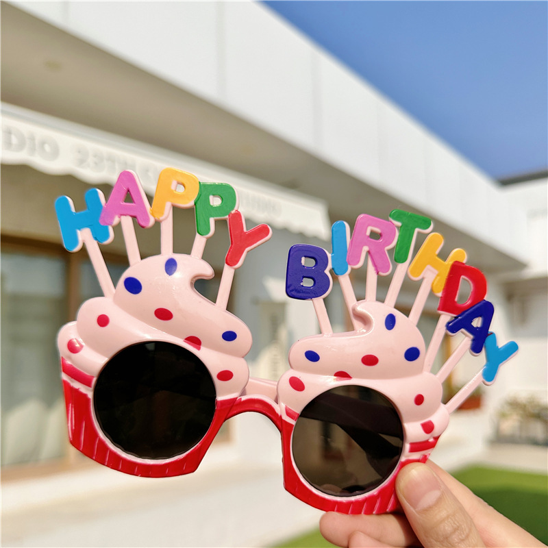 Pastel de cumpleaños-marco rojo rosa