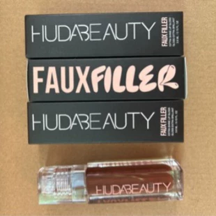 Блеск для губ (HudaBeauty Faux Filler) — кремовый глянец, оттенки Coco/Posh/Bombshell и др.