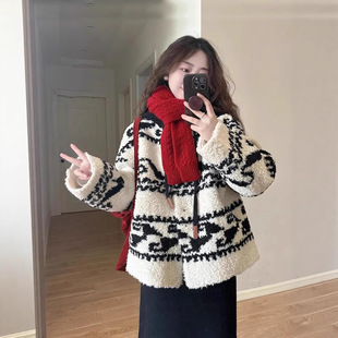 Patterned Color-Blocking Design Lamb Wool Coat for Women, Chinese-Style Hooded, Loose, Fleece-Lined, Thickened, Warm, Petite