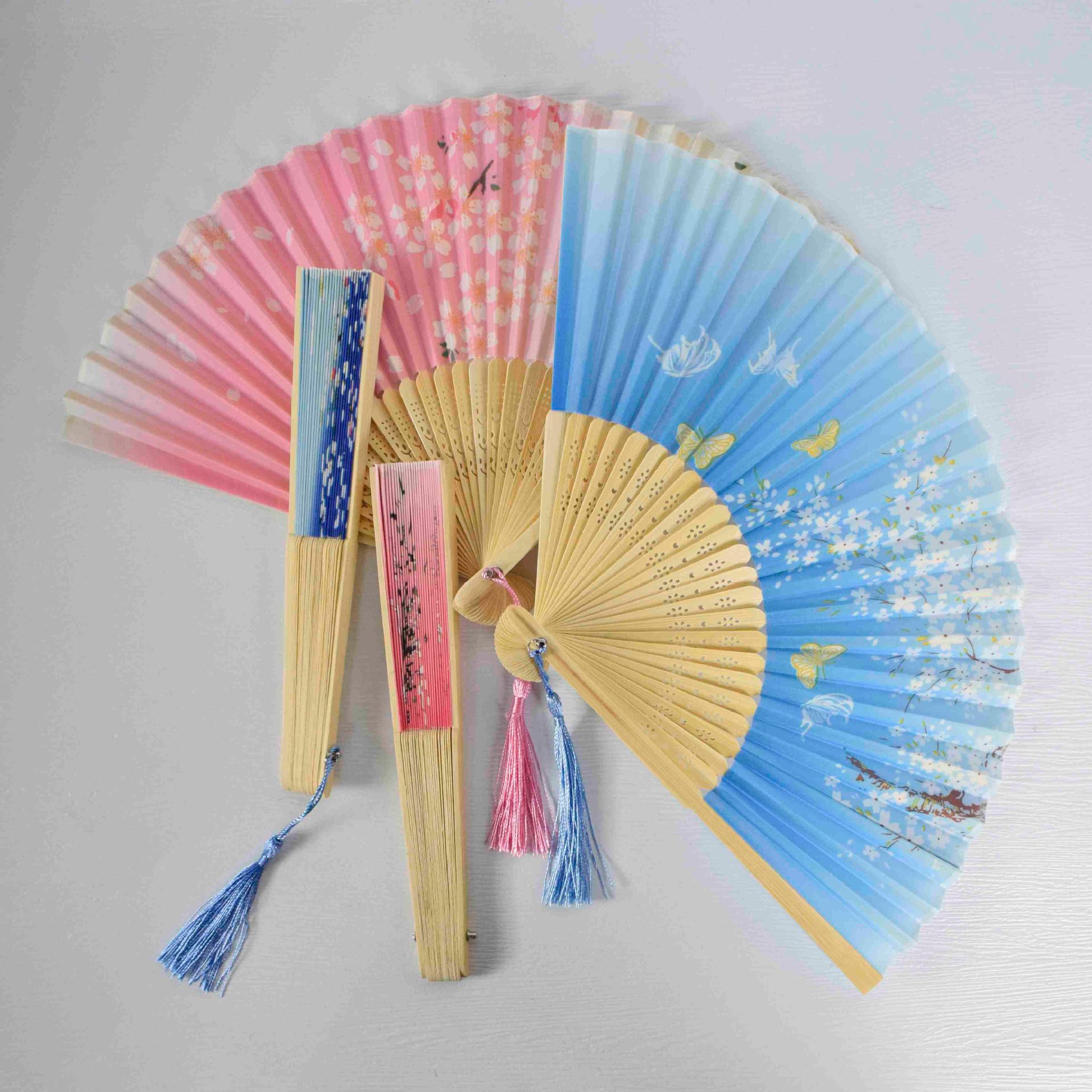 Ventilador de bambú al por mayor, elegante y compacto cheongsam accesorios de ropa Han, ventilador plegable, regalo, ventilador artesanal