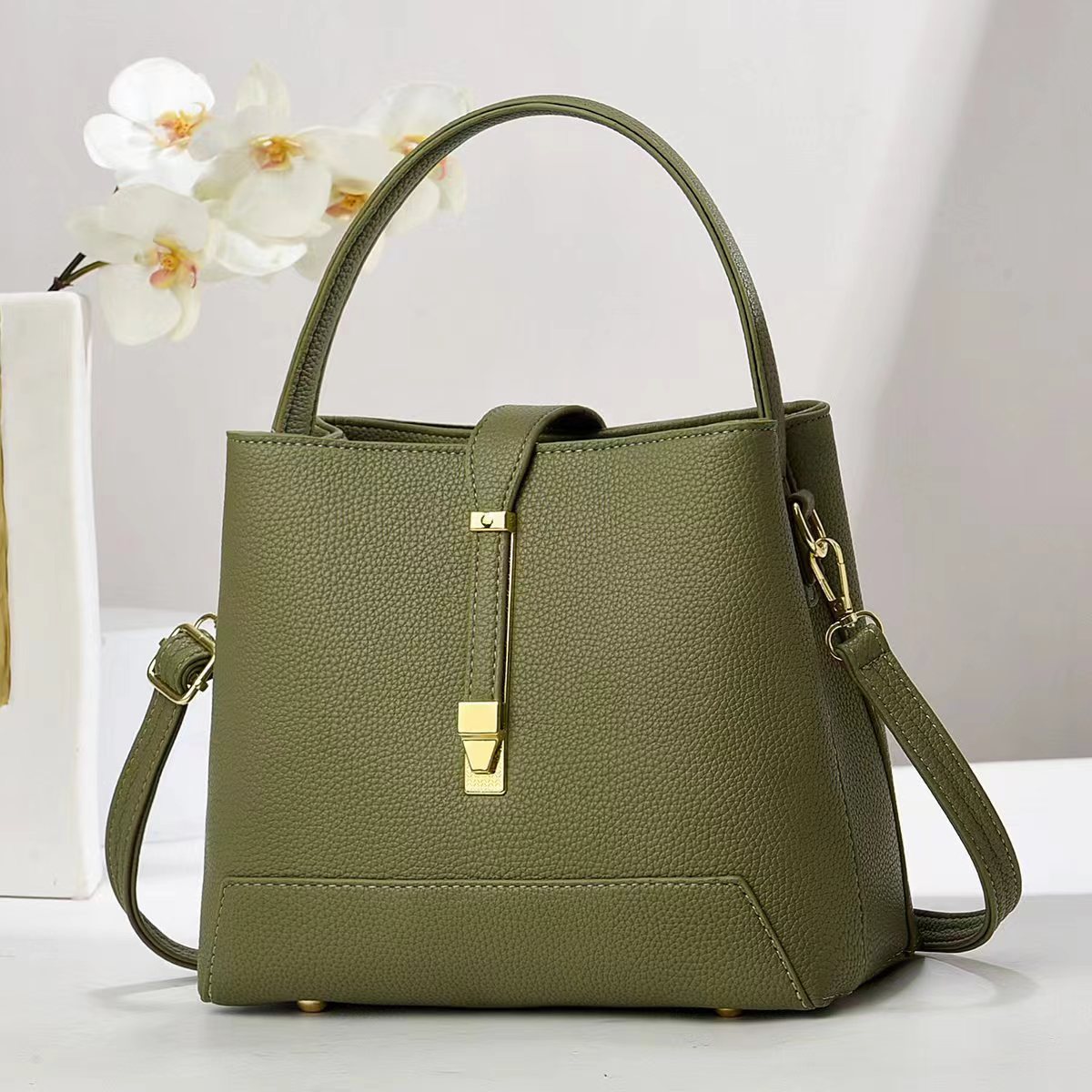 Fabricantes bolsos de comercio exterior mujeres 2025 nuevo bolsos de mano texturas coreanas de hombro único suave de moda de mujer