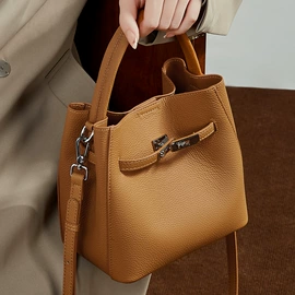 女士斜挎包;女士单肩包;女士手提包