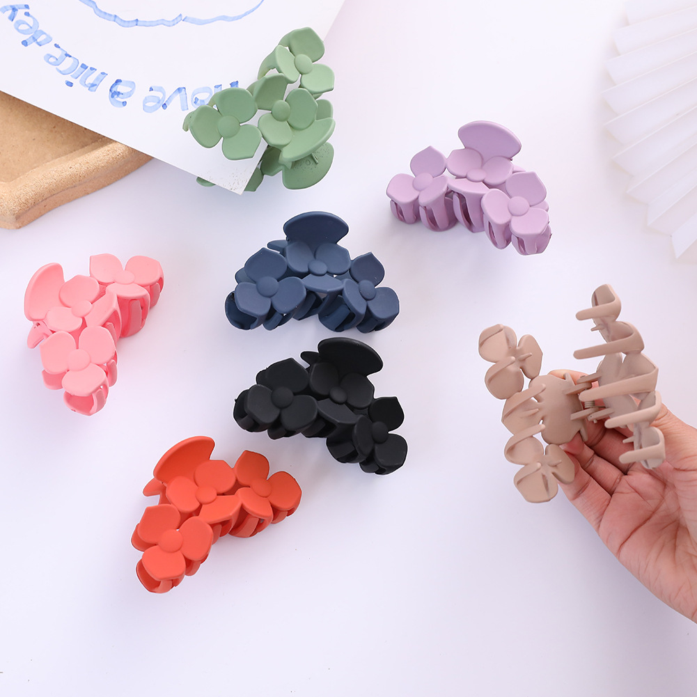 Sweet Solid Color Flower Arylic Hair Claws 1 Piece display picture 3